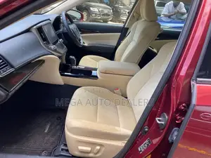 Toyota Crown 2018 Red
