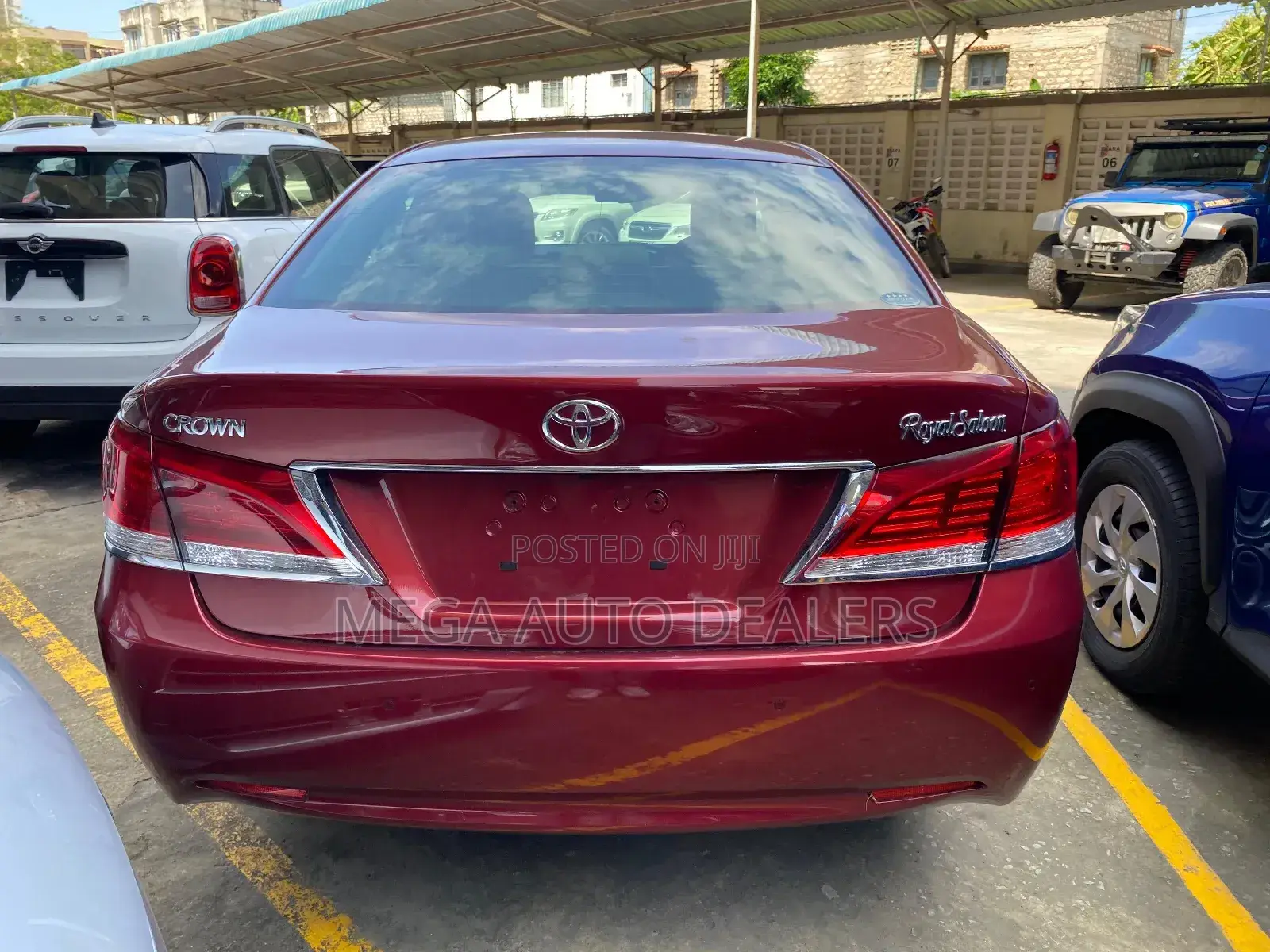 Toyota Crown 2018 Red