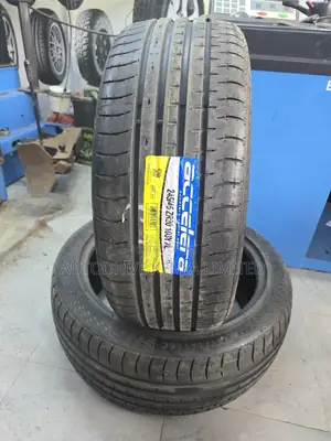 245/45r20 Accelera Tire