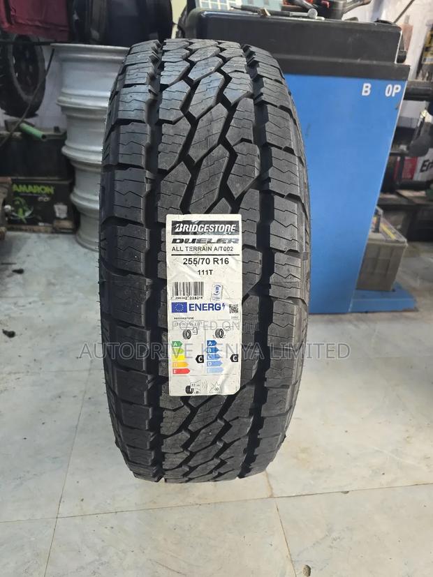 255/70r16 Bridgestone Dueler All Terrain Tire
