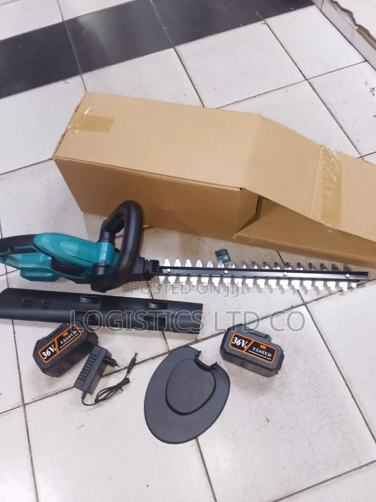 Cordless Hedge/Fence Trimmer With Batteries