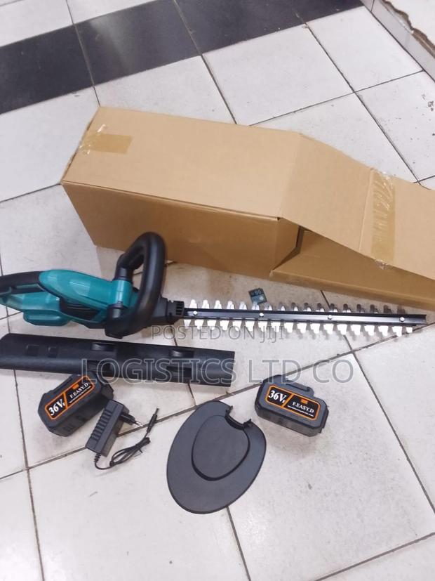 Cordless Hedge/Fence Trimmer With Batteries