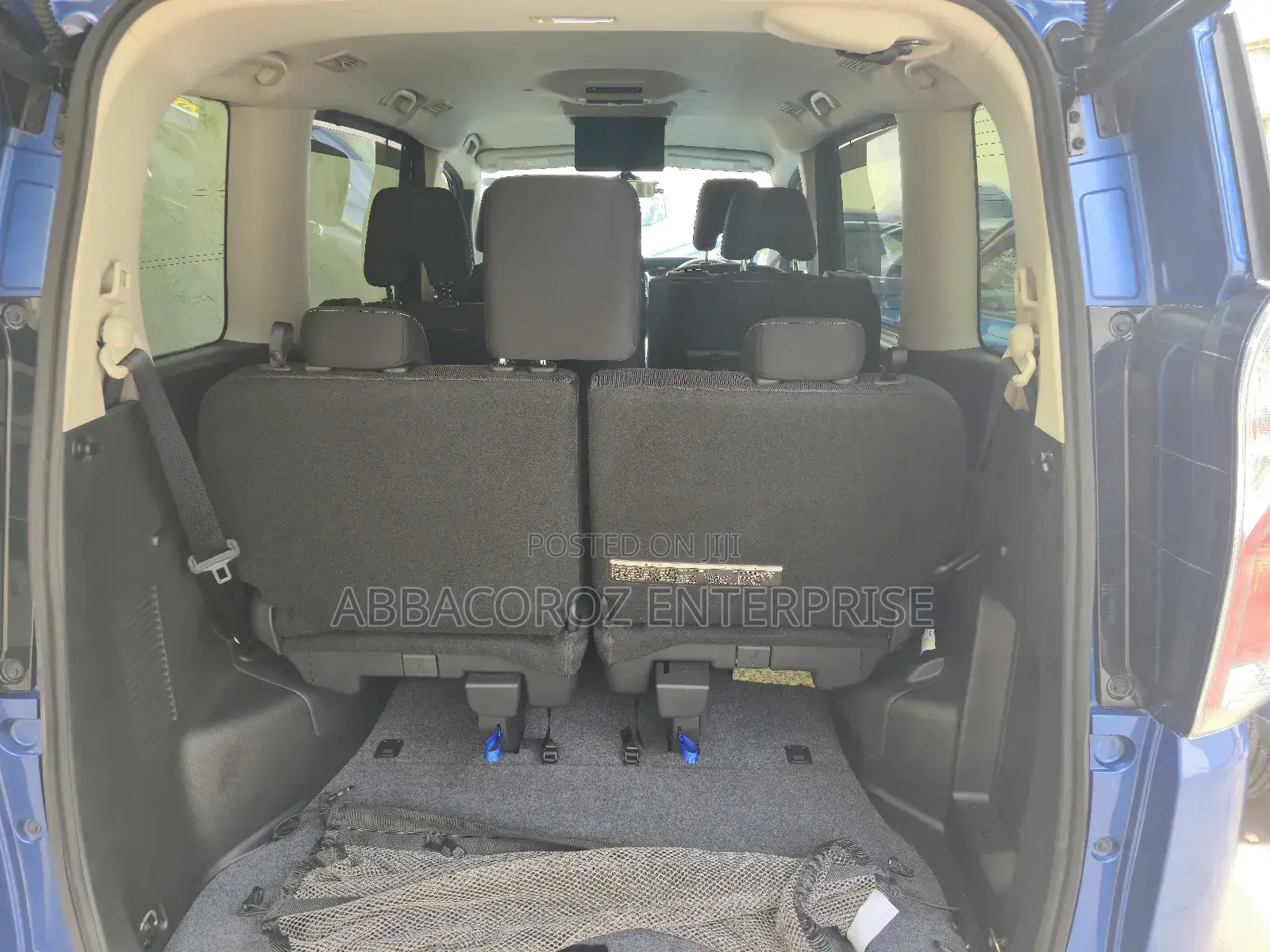 Nissan Serena 2018 Blue