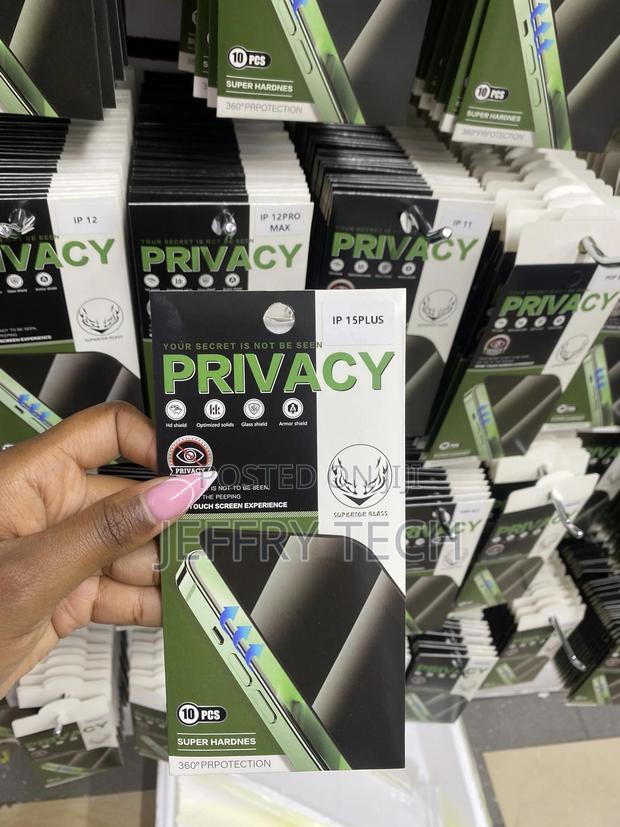 Mothca Privacy Screen Protector for iPhone 15 Plus - main view