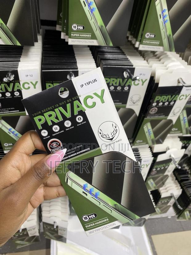 Mothca Privacy Screen Protector for iPhone 15 Plus - thumbnail 2