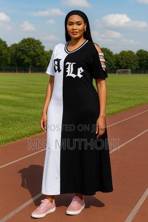 Ladies Free Dress Available in Those Colors Sizes Xl -3xl
