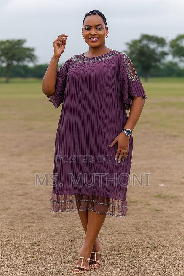 Cute  Free / Shift Dress Sizes 46-54 - thumbnail 3