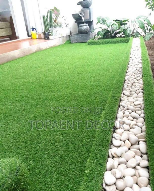 Eco Friendly And Timeless Green Artificial Grass Carpet - main view