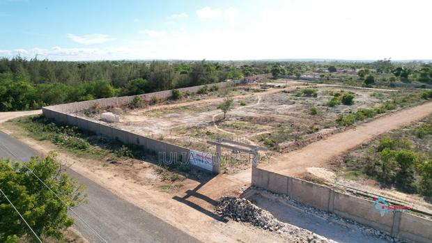 Bofa Beach Front 100 by 100 - thumbnail 3