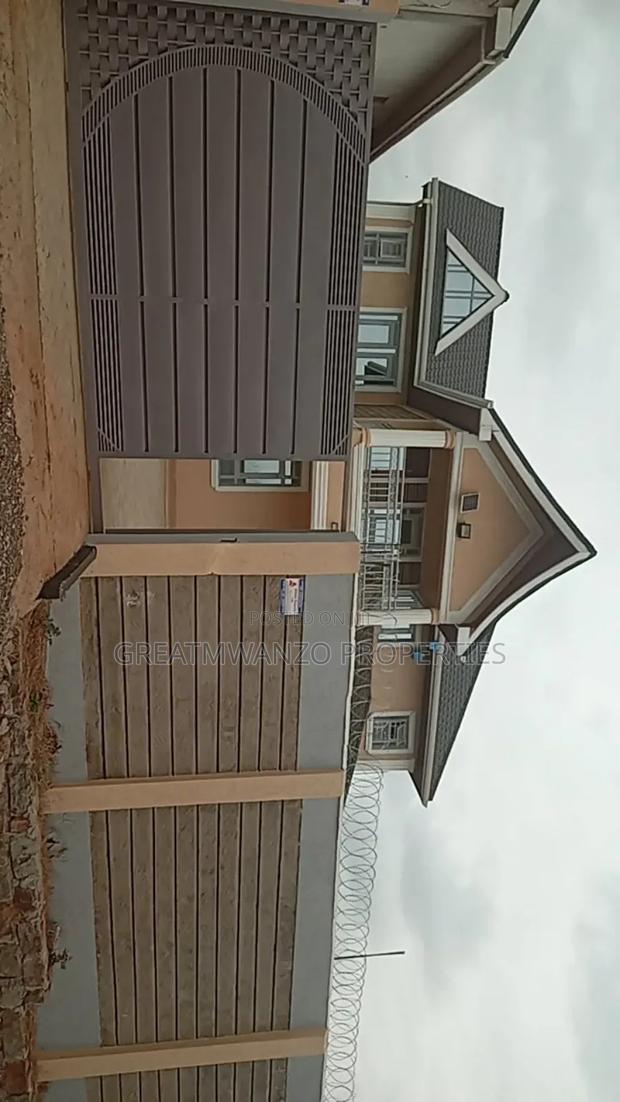 5bdrm Maisonette in Olive Annex, Witeithie for rent