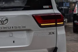 Toyota Land Cruiser 3.5 Petrol 4WD 2022 White