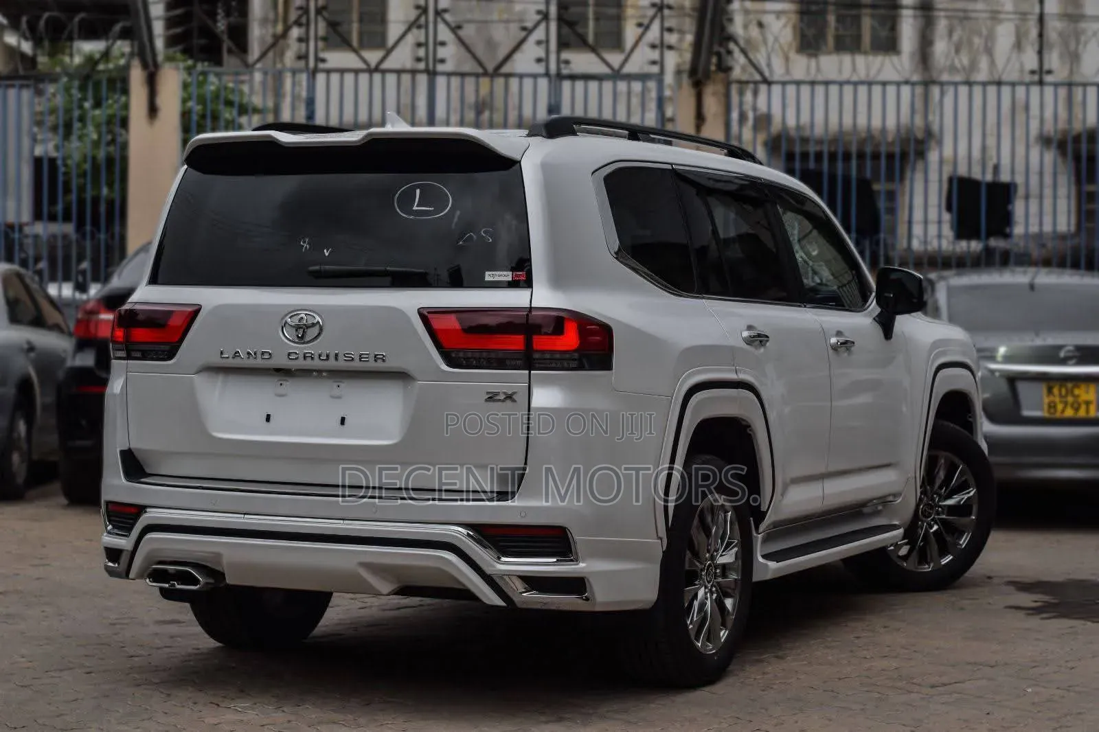 Toyota Land Cruiser 3.5 Petrol 4WD 2022 White