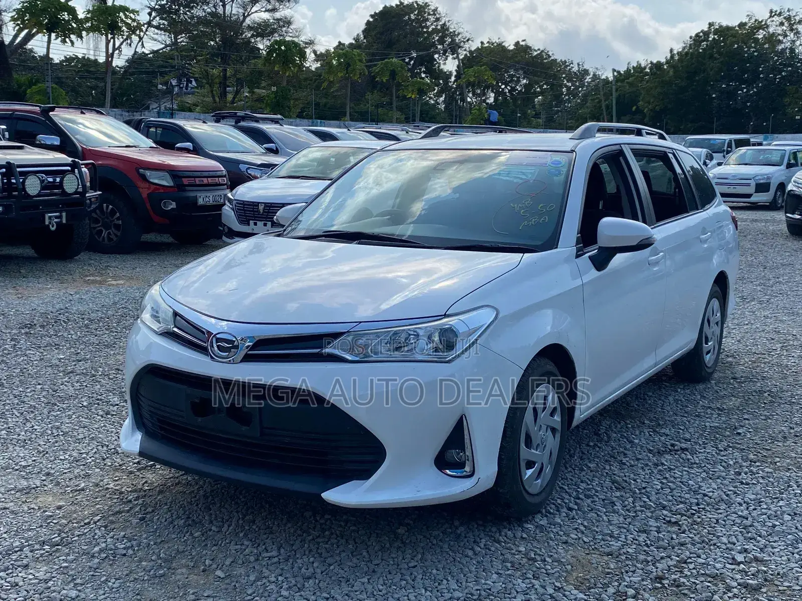 Toyota Corolla Fielder 2018 White
