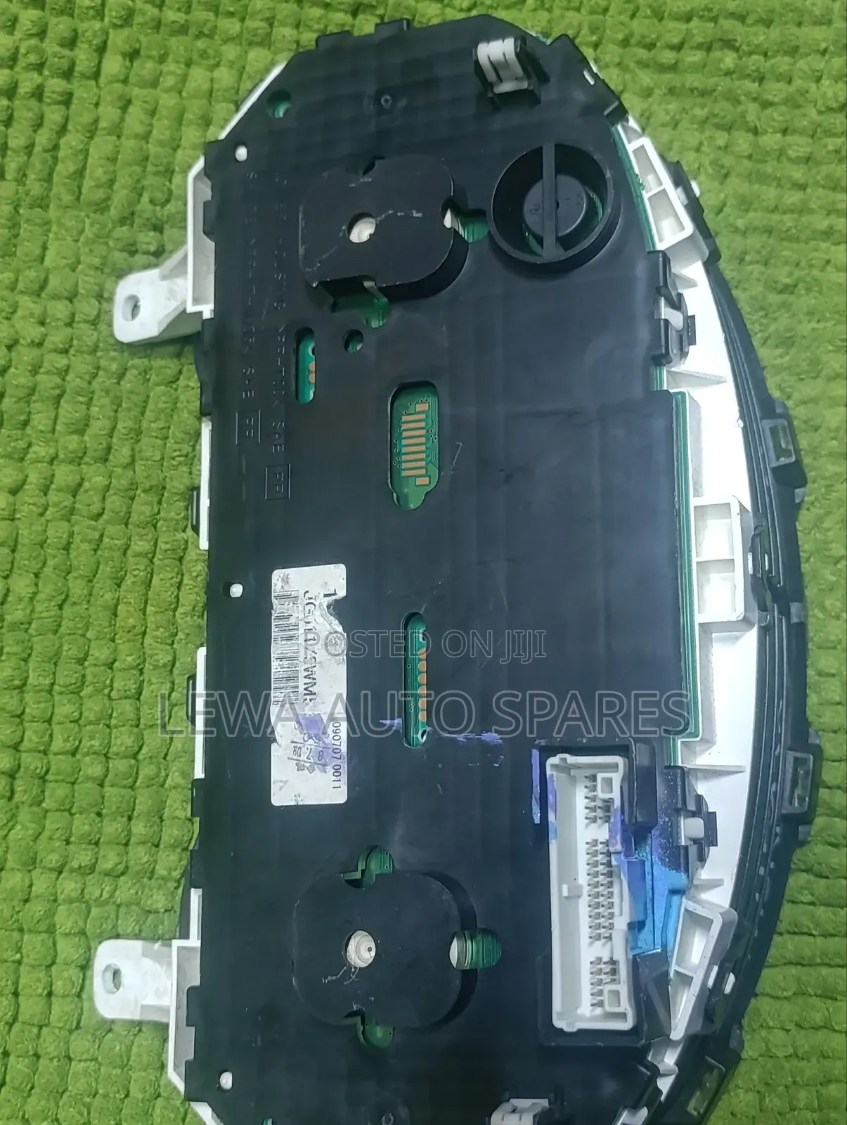 Dushboad Clock Nissan X-trail T-31