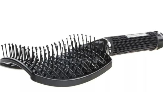 *Curved Vented Professional Detangling Comb * - main view