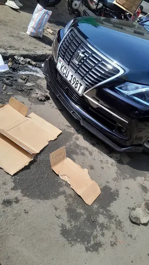 Carbon Fibre Lip on Toyota Crown
