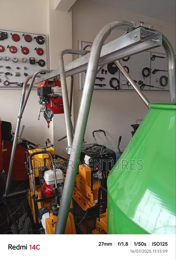 Construction Concrete Hoist 1tonne - main view