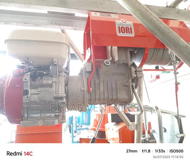 Construction Concrete Hoist 1tonne - thumbnail 3