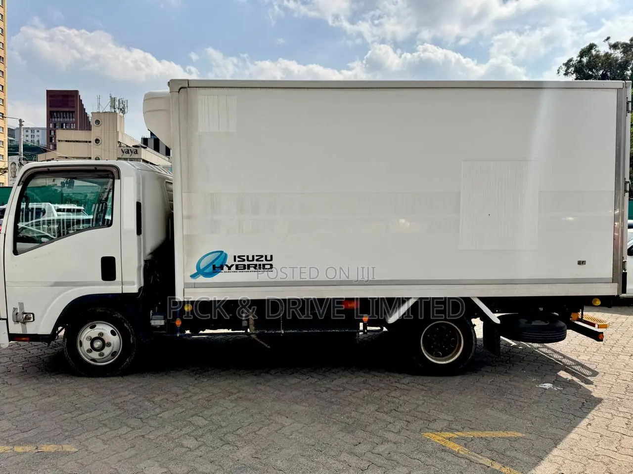 Isuzu Elf Truck 2018 White