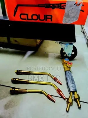 Auto Salvage Special –Cuts Rusted Frames in 30 Seconds Flat"