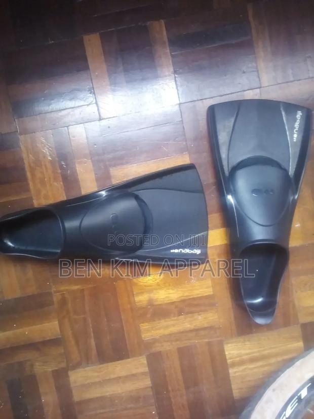 Swimming Short Fins/Paddles Gloss Black. Size 35/36 Used. Single User. - thumbnail 9