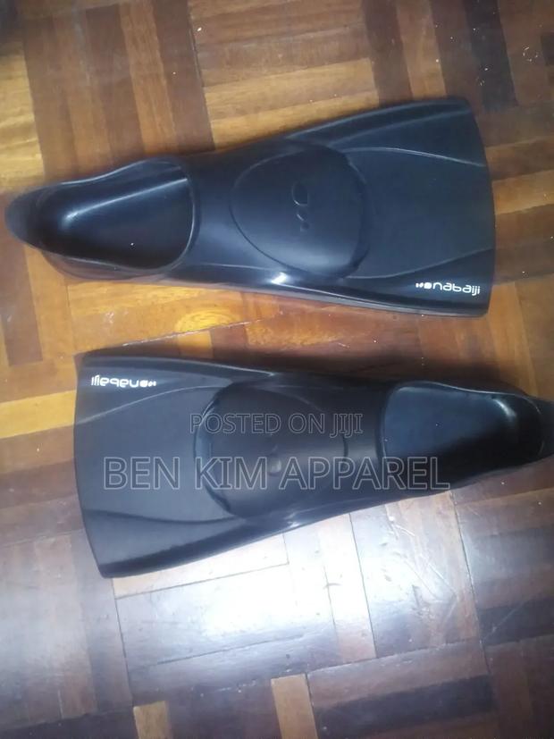 Swimming Short Fins/Paddles Gloss Black. Size 35/36 Used. Single User. - thumbnail 10