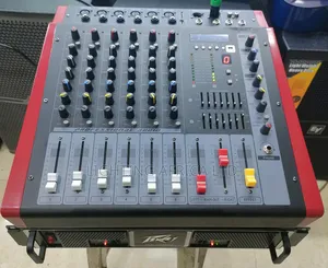 6 Channels Powered Mixer 4000 Watts Peavey Power Amplifier