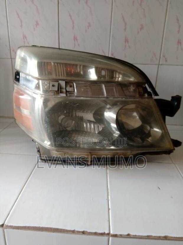 2005 Voxy Headlight - thumbnail 10