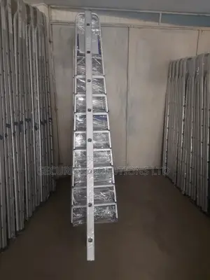 Aluminum Single Ladder With 8 Steps.