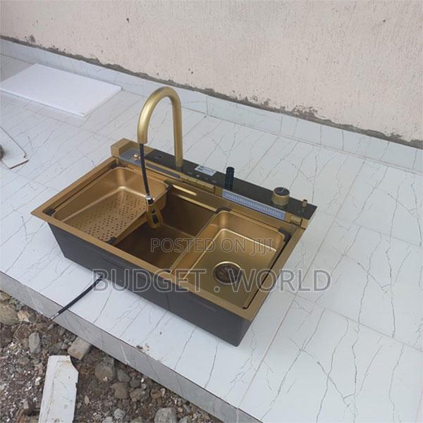 Sink Wash Basin Body Construction Luxury Golden Waterfall