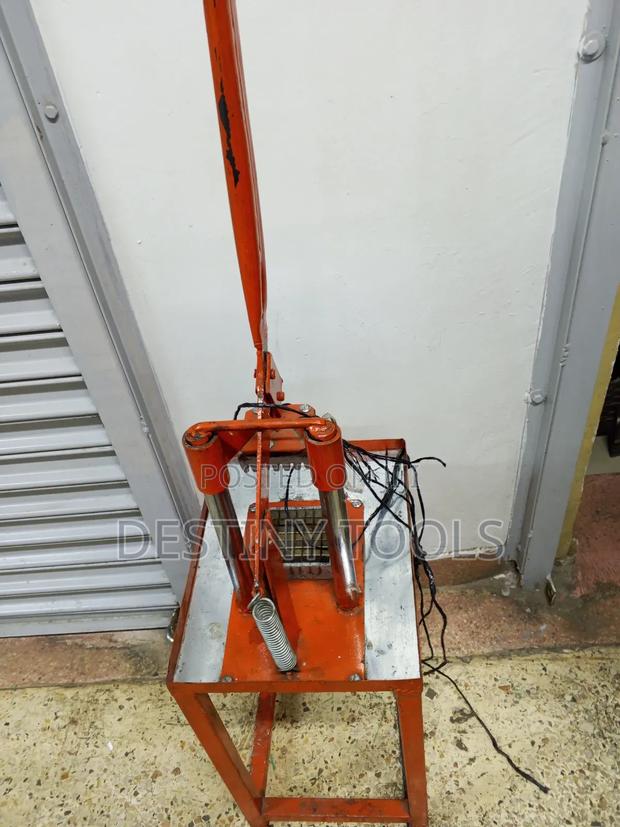 Manual Metallic Chips Cutter - main view