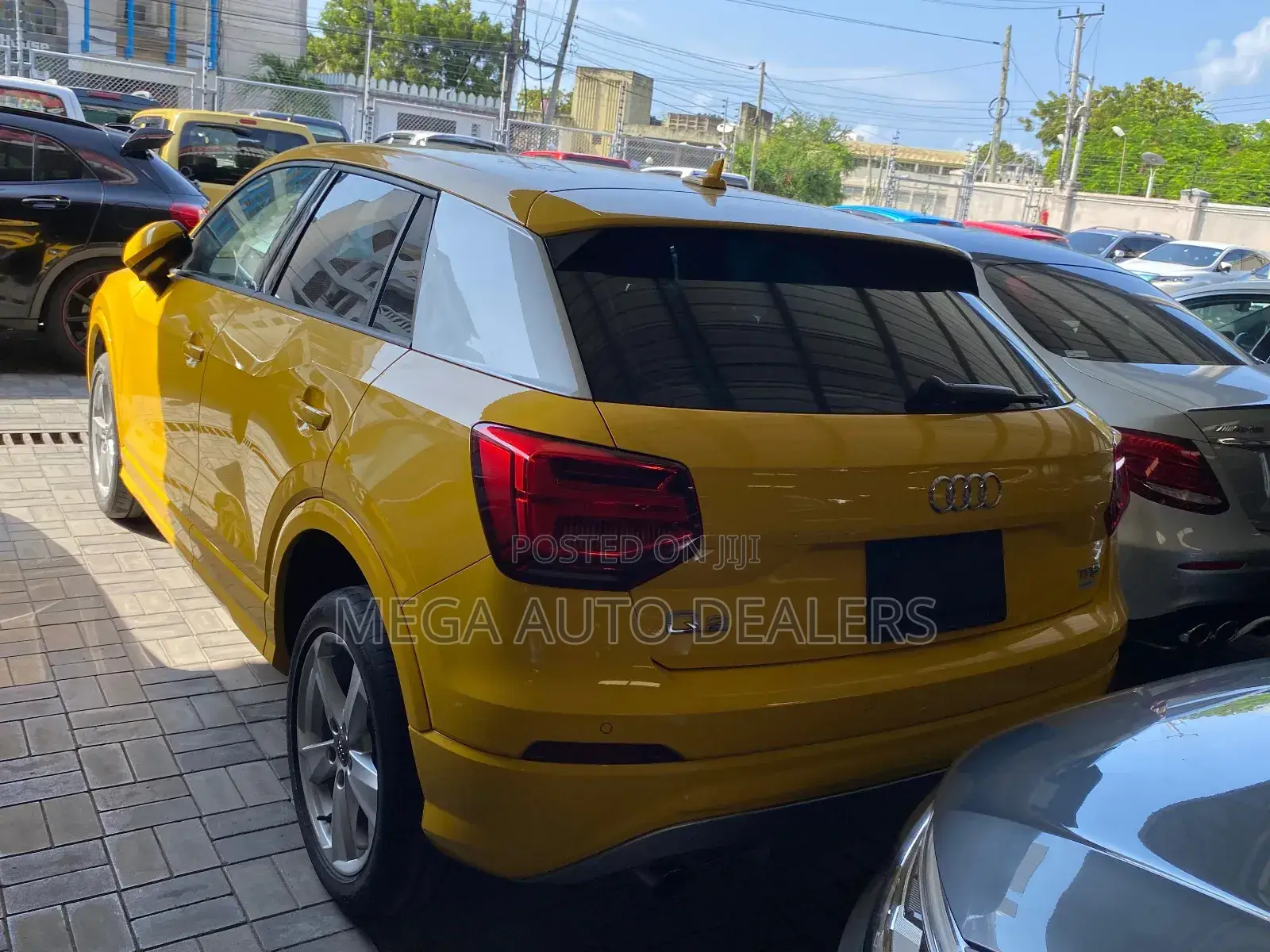 Audi Q2 2018 Yellow