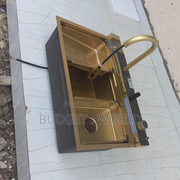 Golden Long Lasting Sink/-Smooth Easy-to-Clean Surface