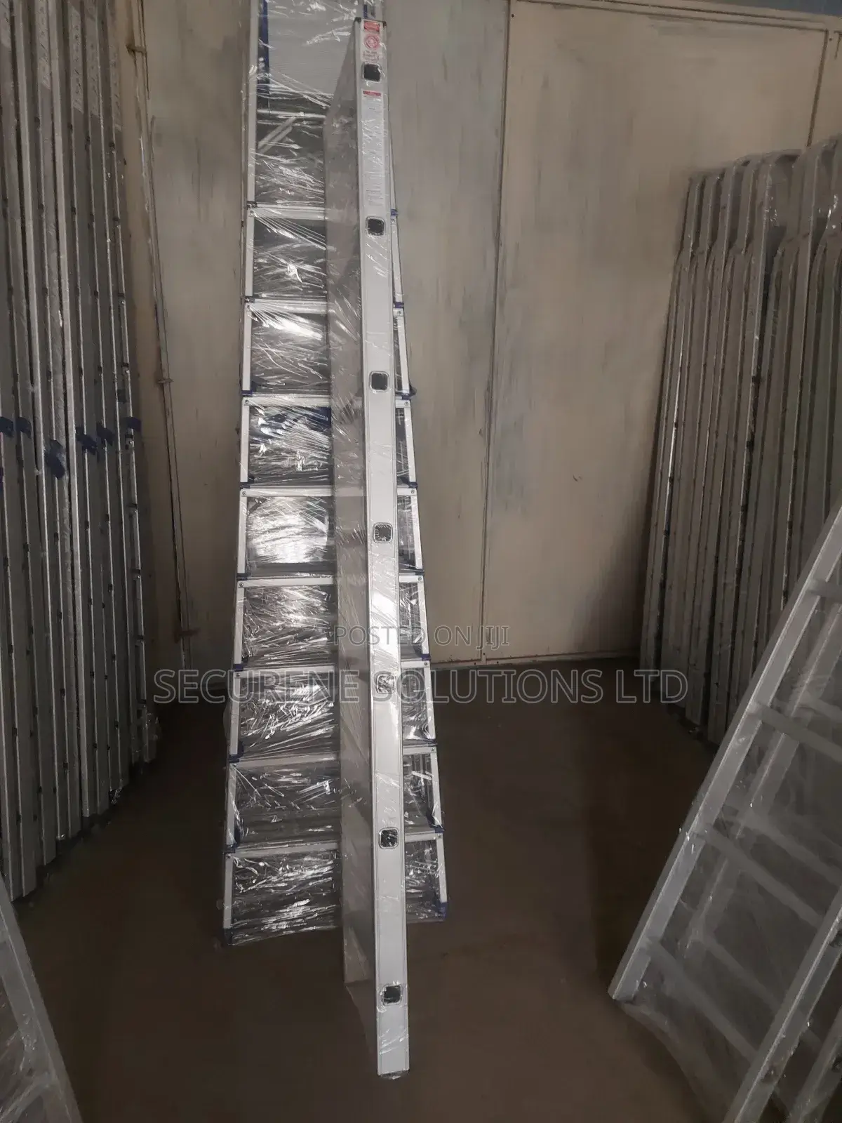 Aluminum Single Ladder With 7 Steps.