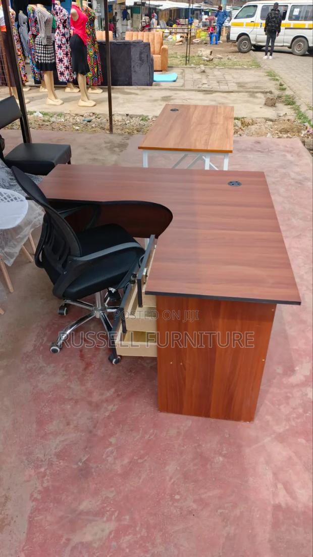 Imported Mesh Office Chair and Lshape - main view