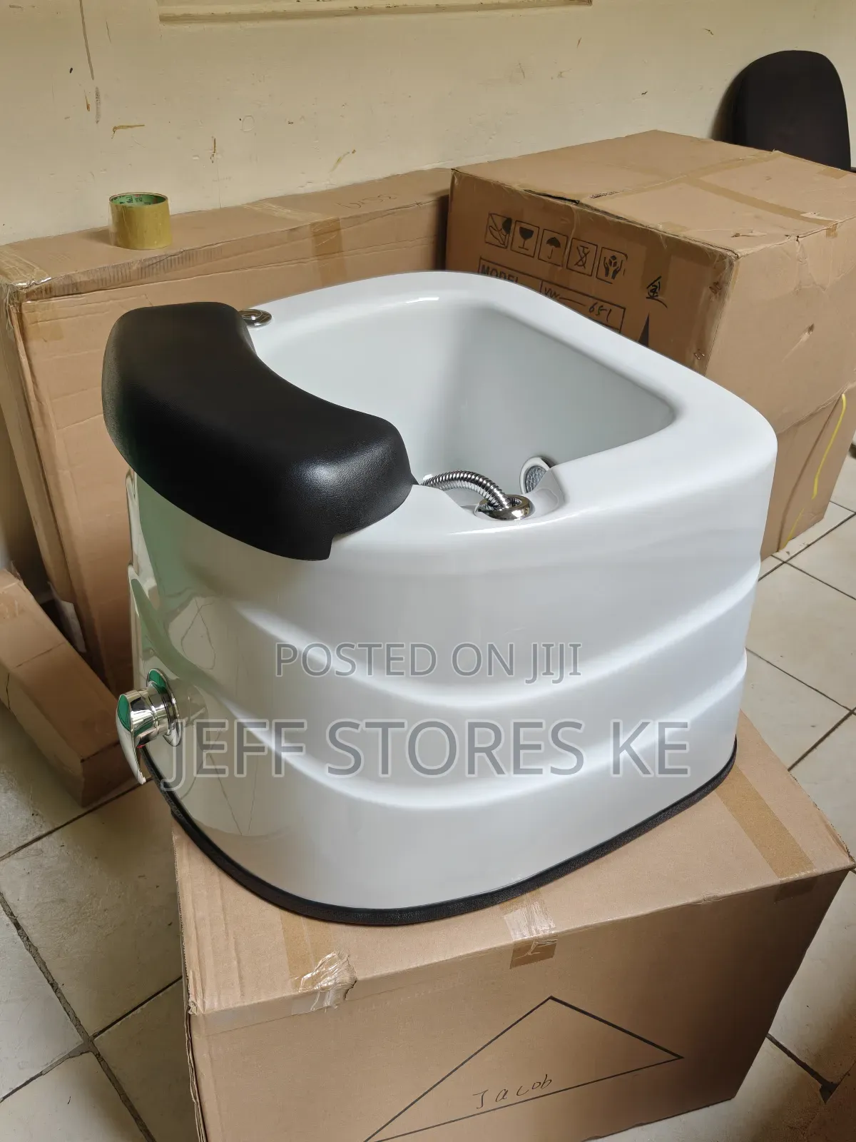 White Square Footbath