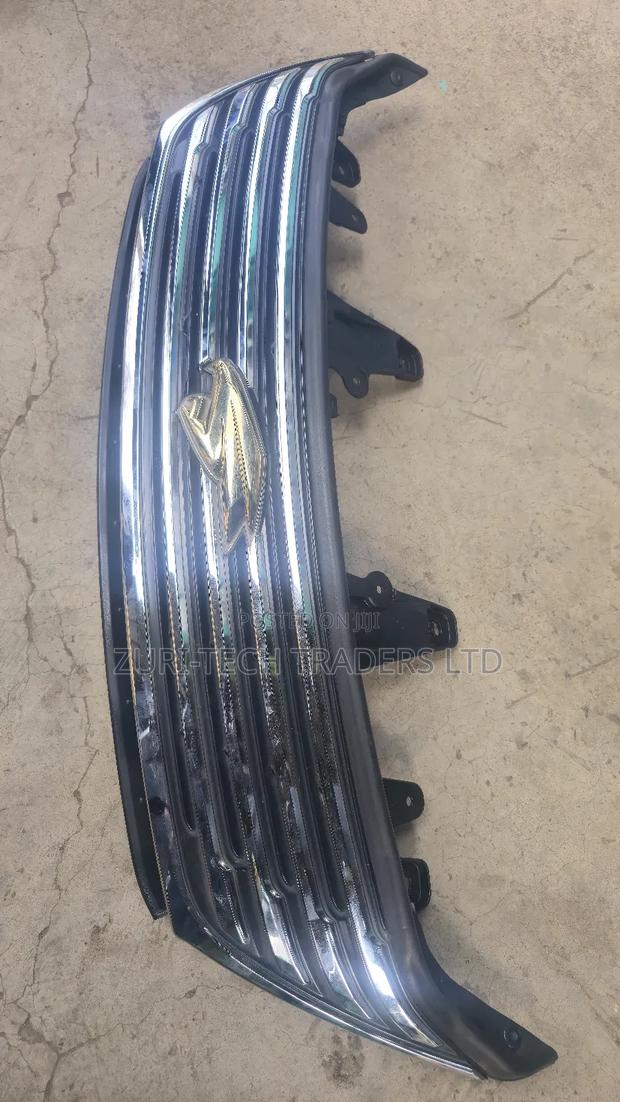 Harrier 2018 Front Grille - main view