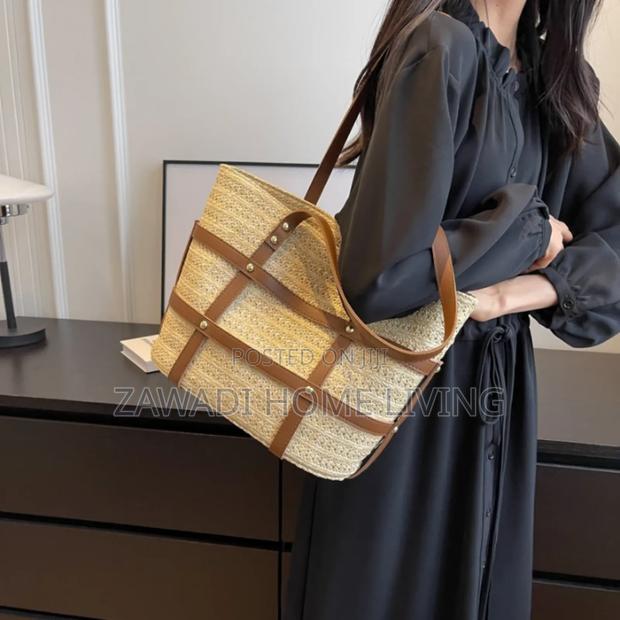 Women Woven Tote Straw Bags With a Zip - thumbnail 5