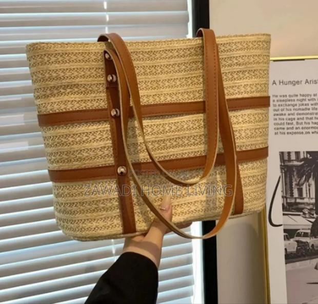 Women Woven Tote Straw Bags With a Zip - thumbnail 4