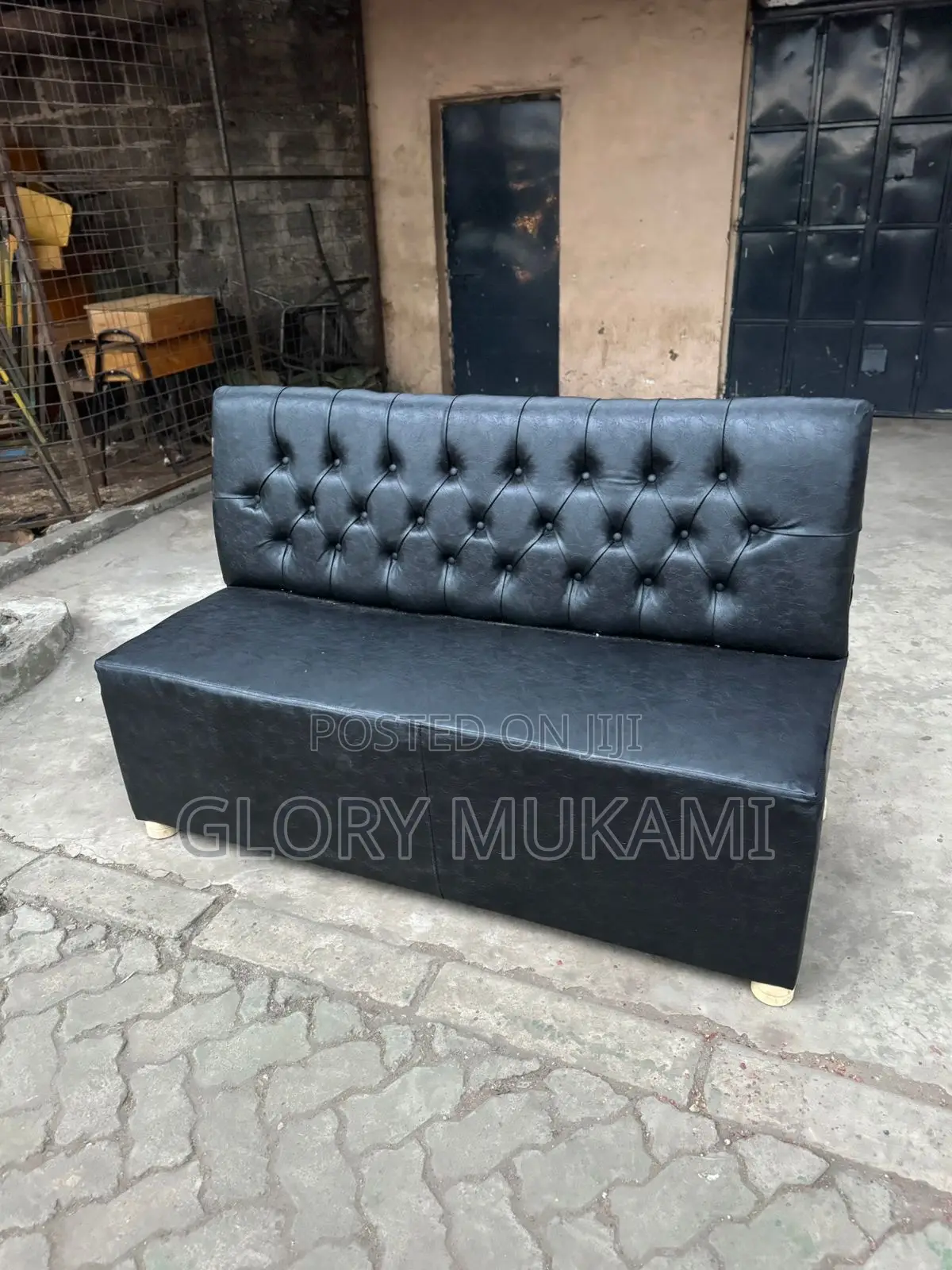 Black Leather 5ft Restaurant Couch