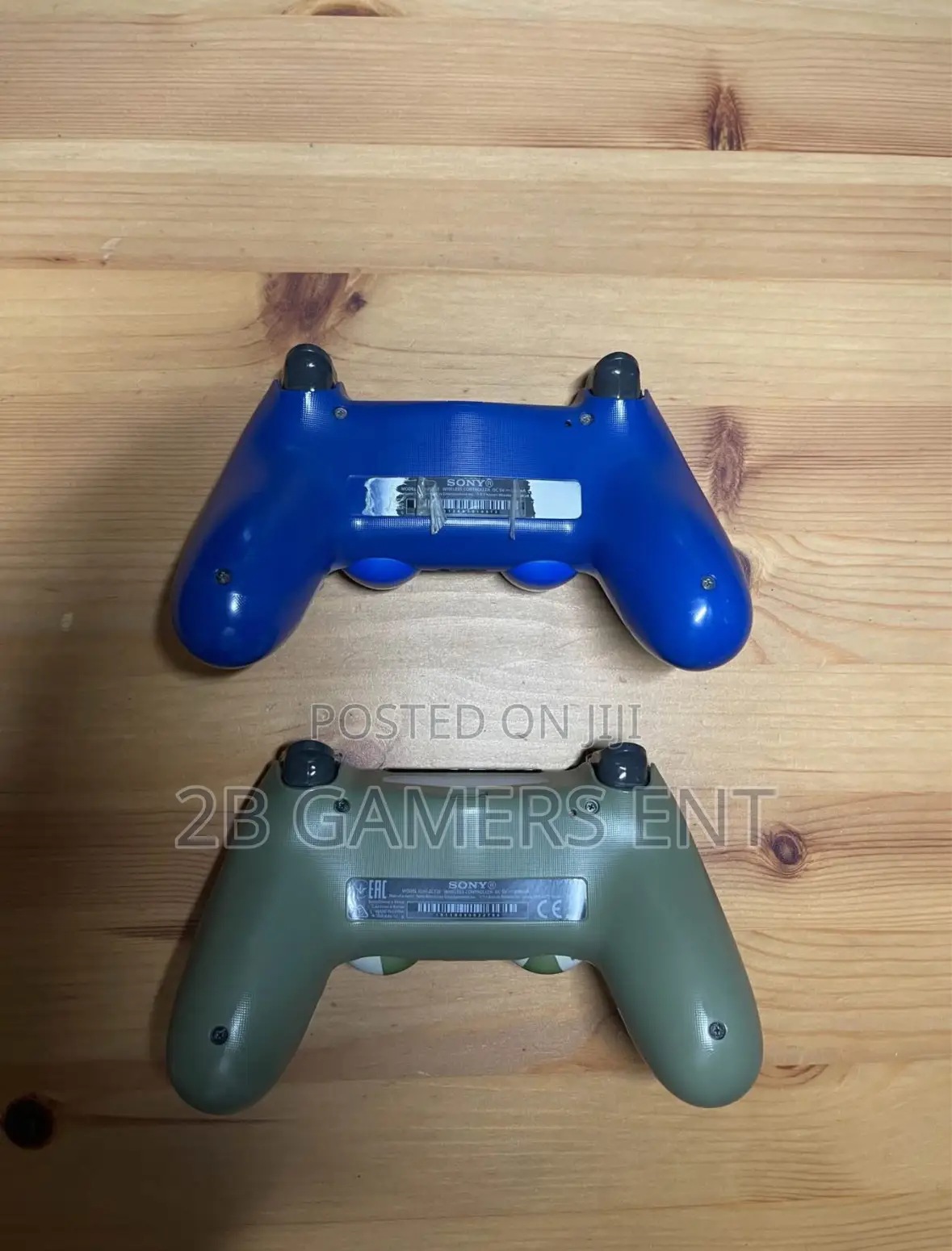 Play Station 4, 2 Pads Perfect Condition