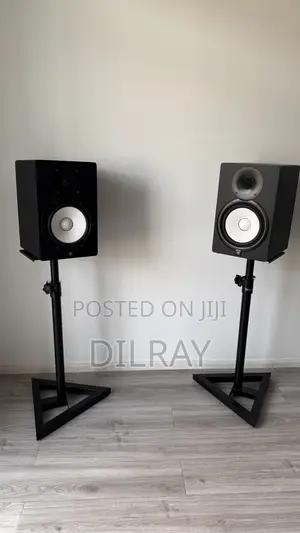 Yamaha Hs8 Studio Monitors (Free Stands)