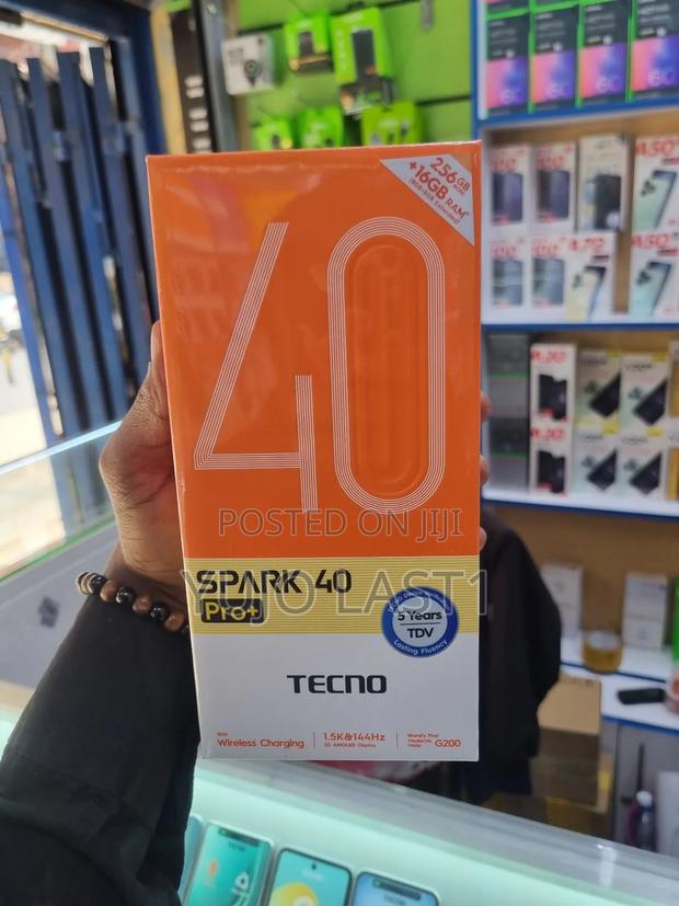 New Tecno Spark 40 Pro+ 128 GB White - main view