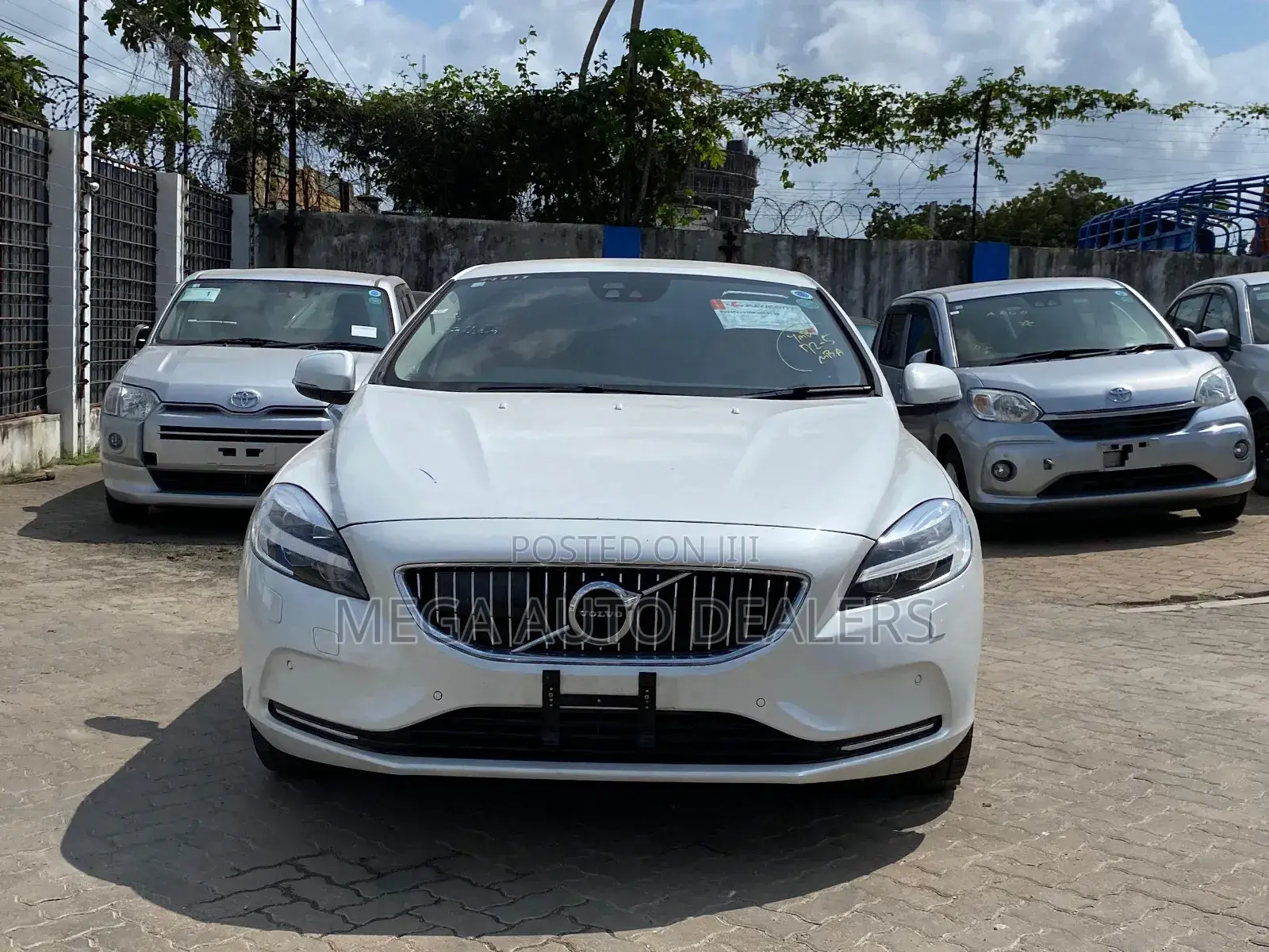 Volvo V40 2018 White