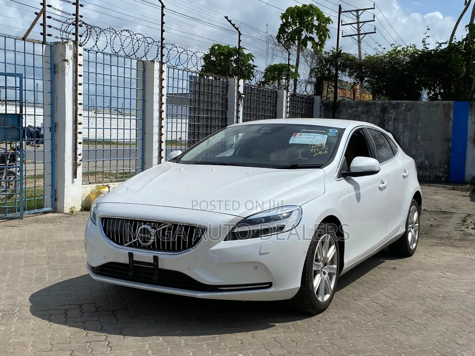 Volvo V40 2018 White