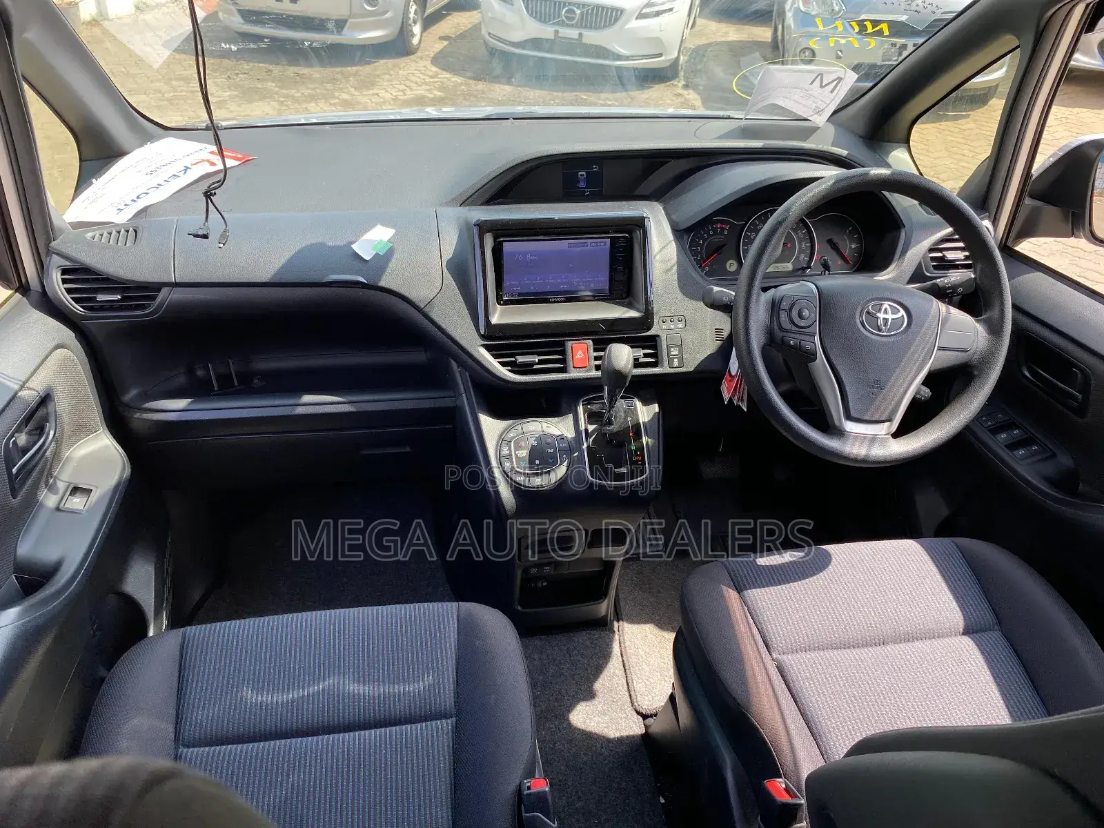 Toyota Noah 2018 Gray