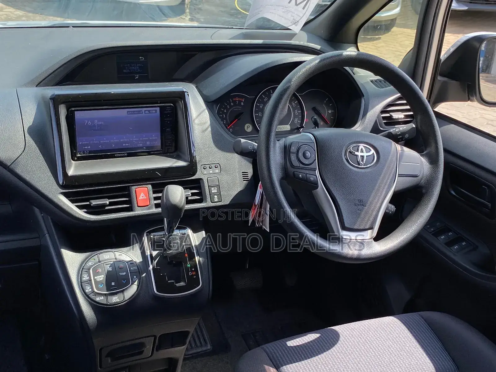 Toyota Noah 2018 Gray