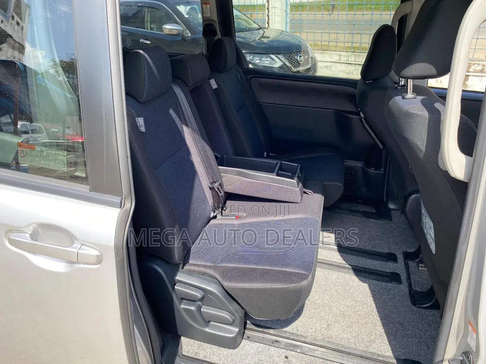 Toyota Noah 2018 Gray