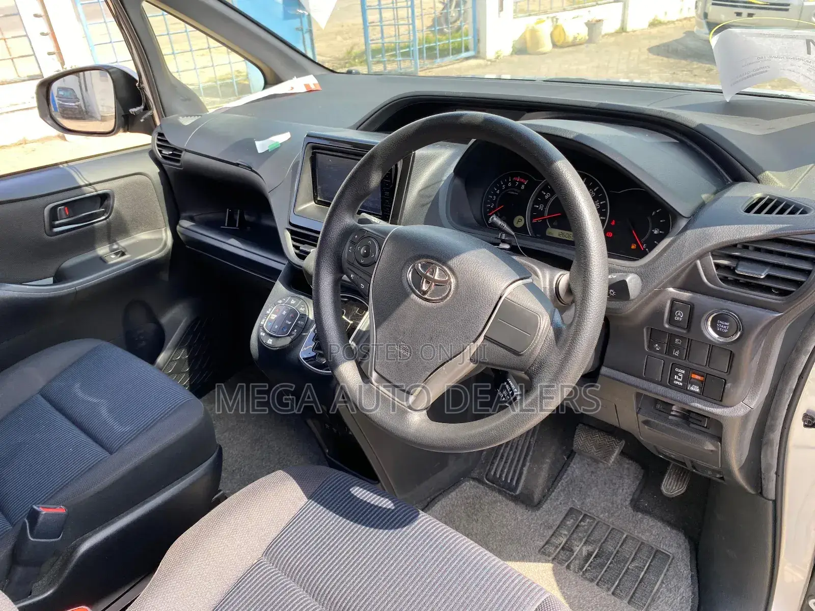 Toyota Noah 2018 Gray