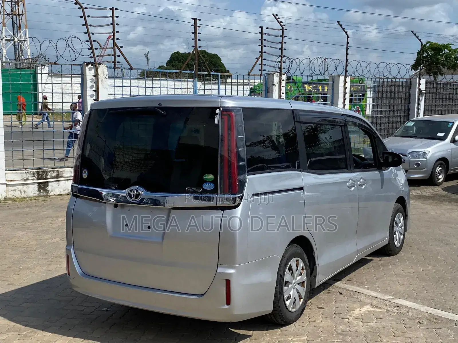 Toyota Noah 2018 Gray